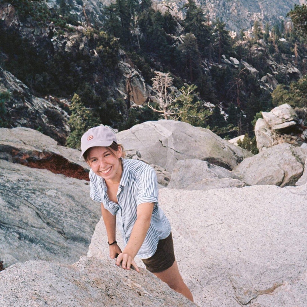 Meet your Posher, Gabriela